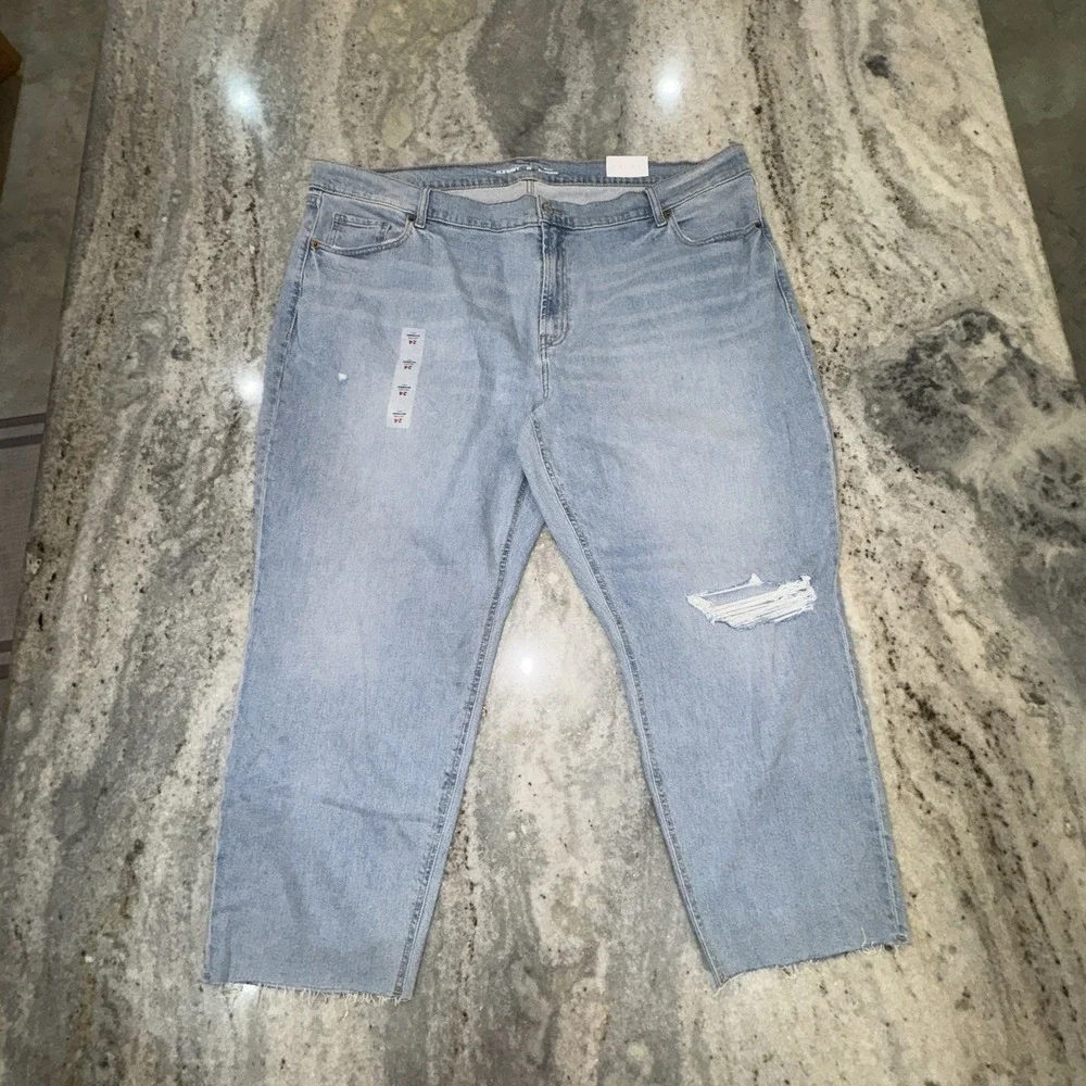 NWT Old Navy Plus Size Capri Jeans 47x25 Sz 24 Boyfriend Mid Rise Light Wash